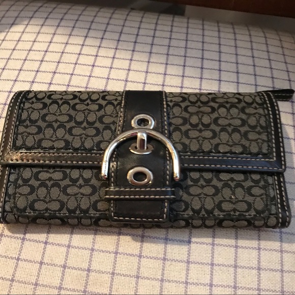 Coach Wallet - Picture 1 of 4